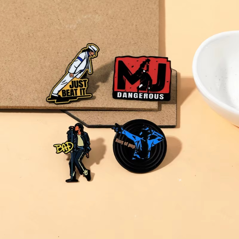 1pcs Pin Penari Pop Michael Ja - Hunter X Hunter Uniform ulasan dan harga